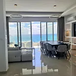 Olymp White Palace - The Ultra Luxury House Сasa de vacaciones