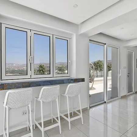 Olymp White Palace - The Ultra Luxury House 度假居