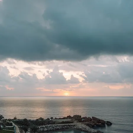 Olymp White Palace - The Ultra Luxury House キッソネルガ