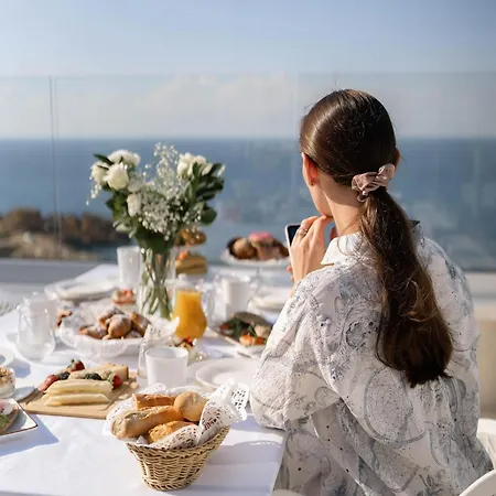 Olymp White Palace - The Ultra Luxury House Сasa de vacaciones *