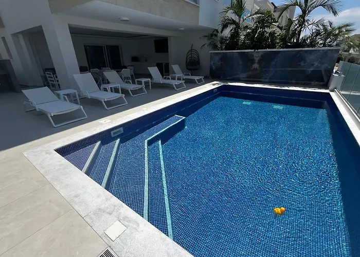 Olymp White Palace - The Ultra Luxury House