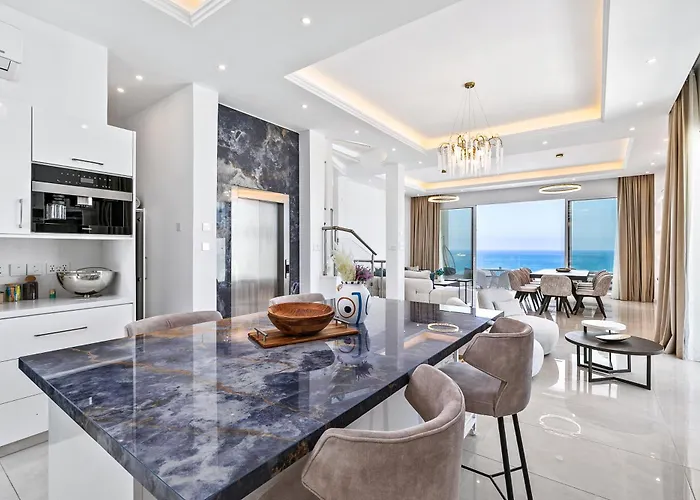 別荘 Olymp White Palace - The Ultra Luxury House キッソネルガ