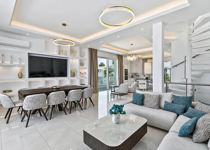 Olymp White Palace - The Ultra Luxury House *