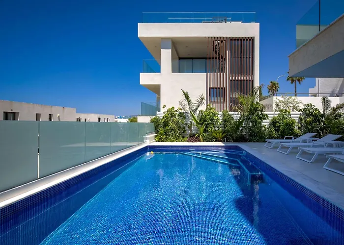 Olymp White Palace - The Ultra Luxury House