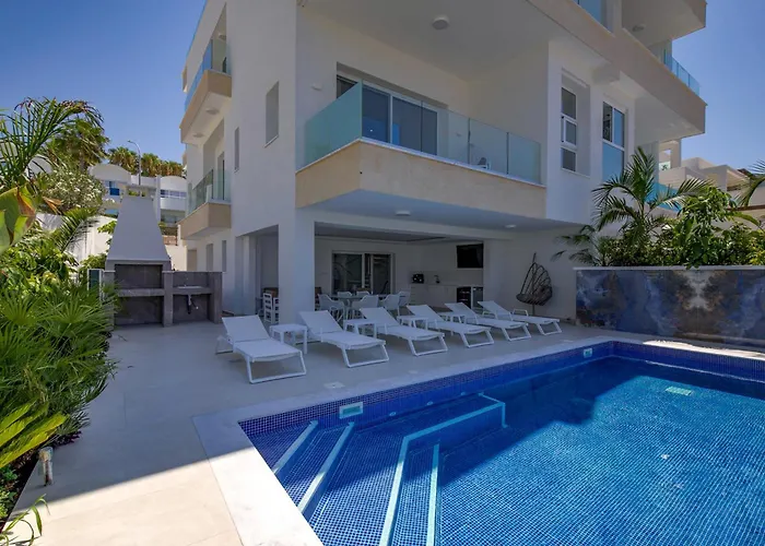 Olymp White Palace - The Ultra Luxury House 別荘