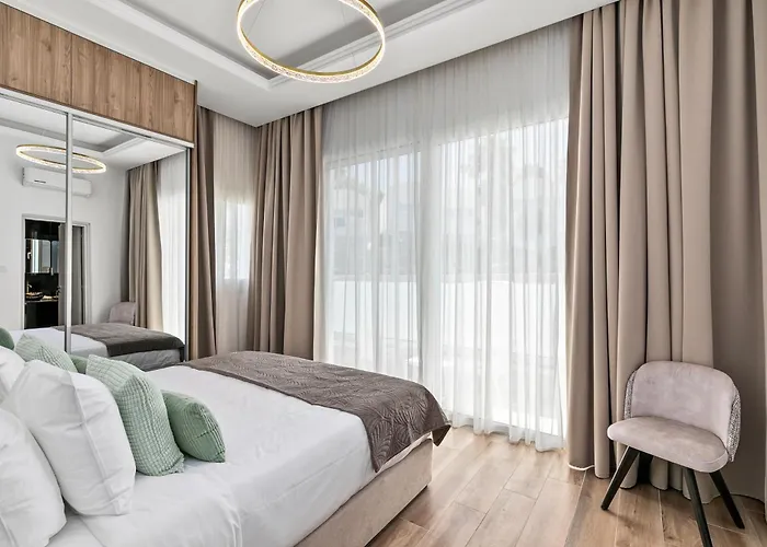 Olymp White Palace - The Ultra Luxury House Κισσόνεργα