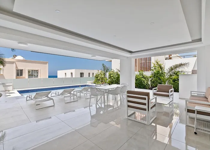 Olymp White Palace - The Ultra Luxury House Κισσόνεργα