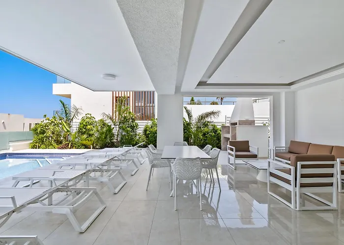 Olymp White Palace - The Ultra Luxury House