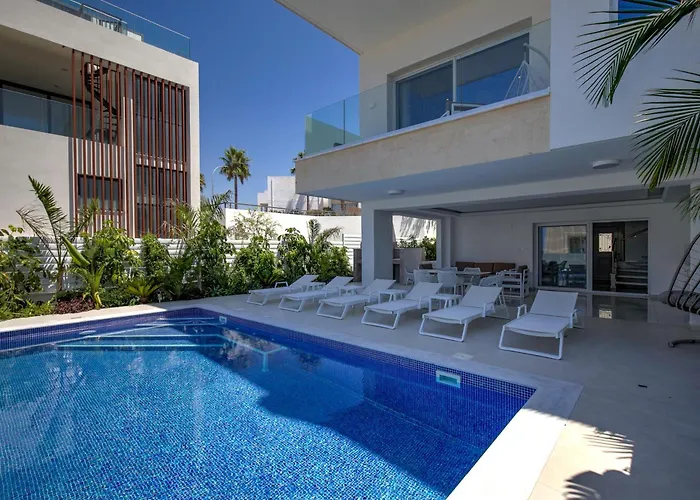 Olymp White Palace - The Ultra Luxury House 別荘 キッソネルガ