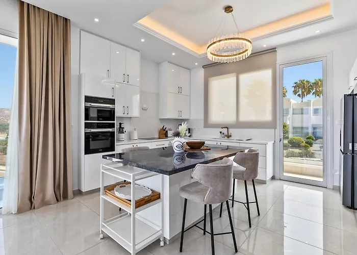 Olymp White Palace - The Ultra Luxury House *