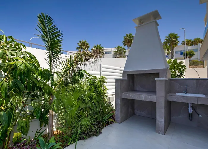 Olymp White Palace - The Ultra Luxury House *