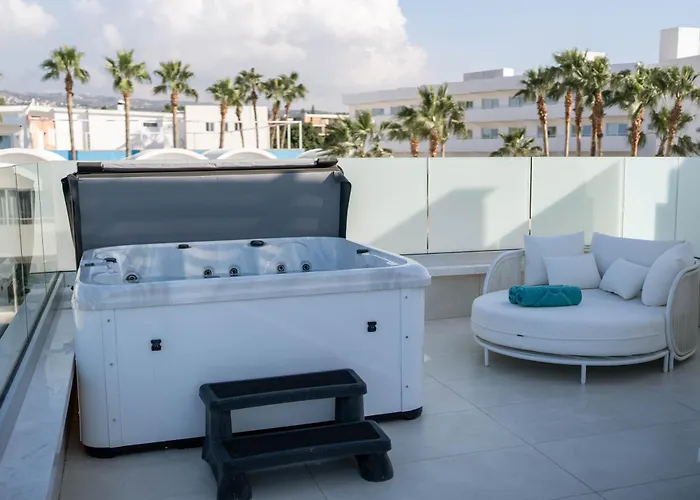 Olymp White Palace - The Ultra Luxury House