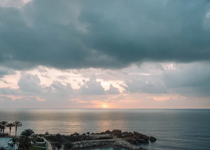 Olymp White Palace - The Ultra Luxury House Κισσόνεργα